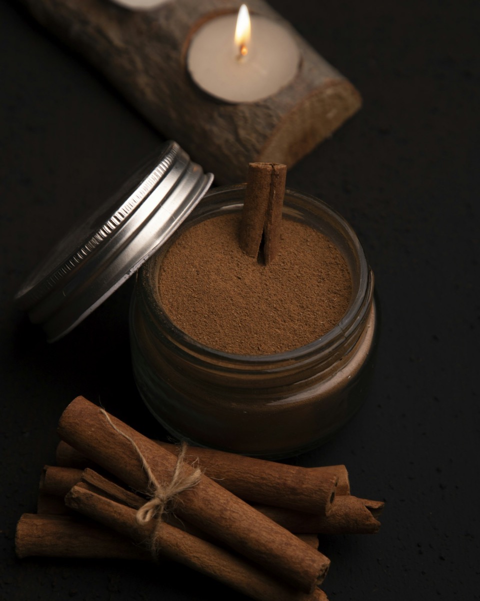 Ceylon Cinnamon Bark Oil and Leaf Oil